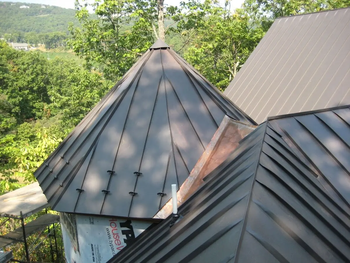 Professional Roof Tarp Installation by Craftsman Roofing in Penn Brooke Gardens